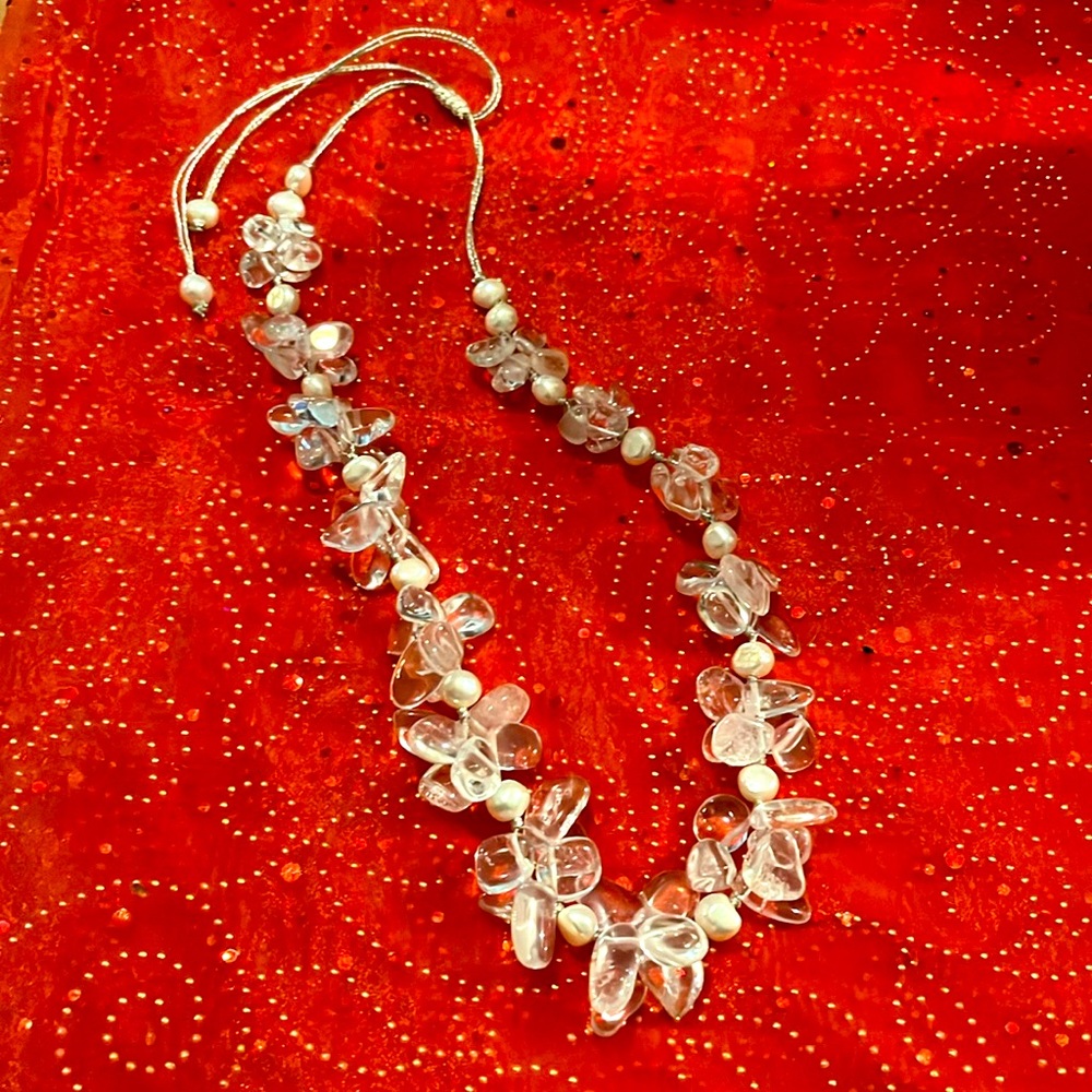 Clear quartz/mother of pearl briolette